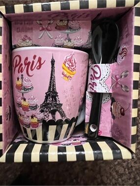 Paris Pink Eiffel Tower Mug Gift Set